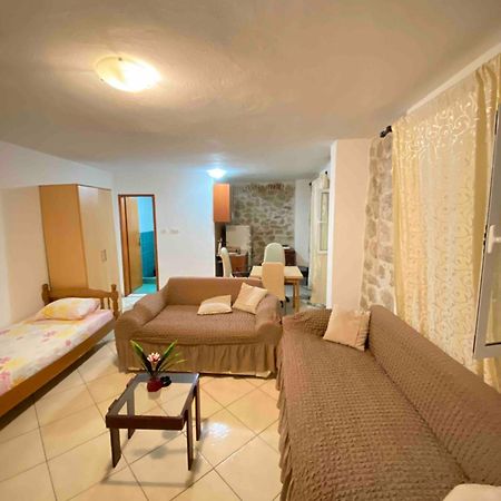 Pavle Apartmani Risan Esterno foto
