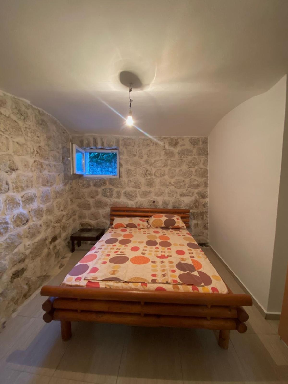 Pavle Apartmani Risan Esterno foto