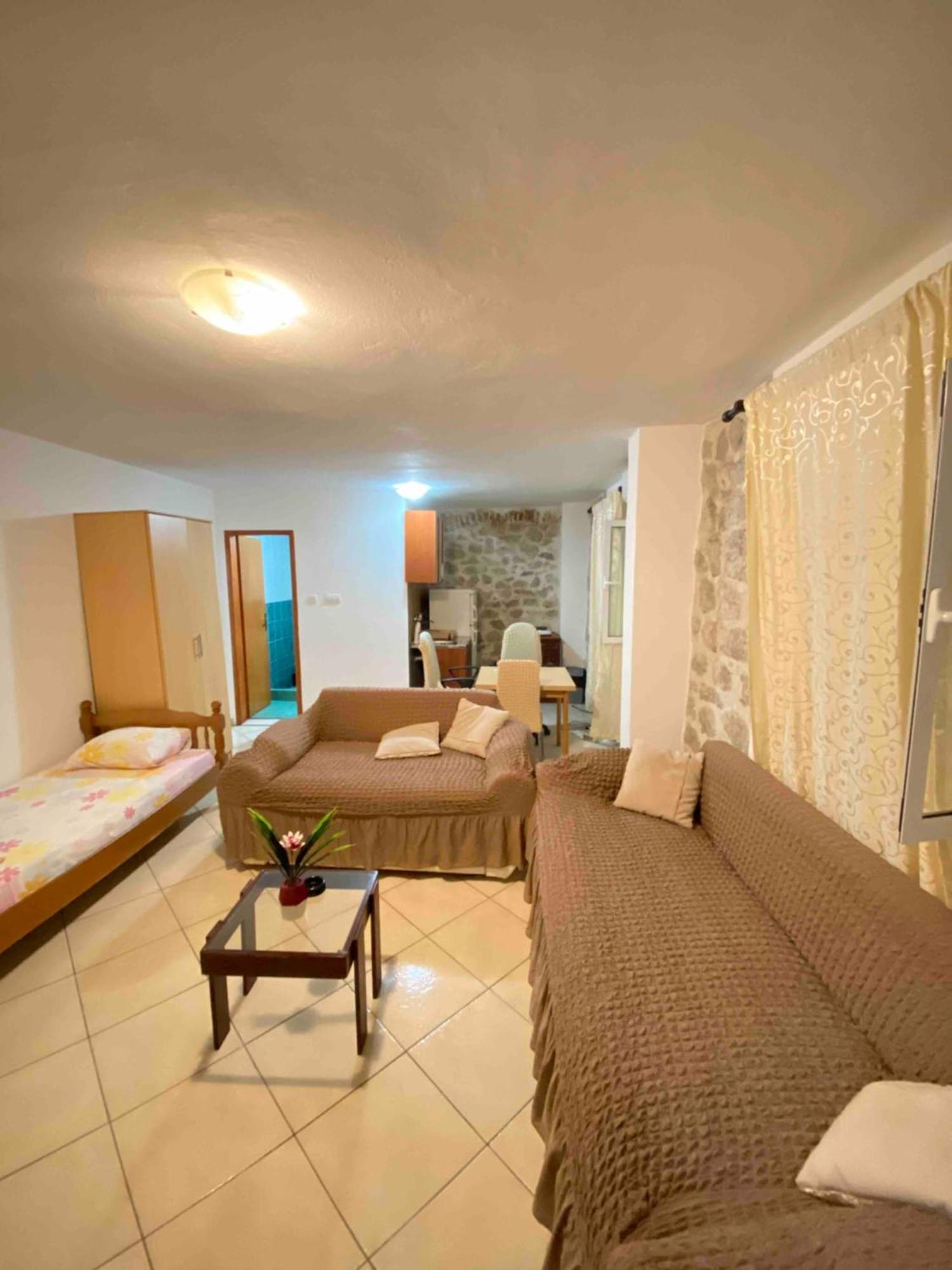 Pavle Apartmani Risan Esterno foto